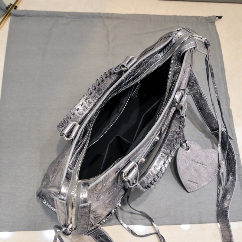 Сумка Le City Small кожаная 30 см фото 8