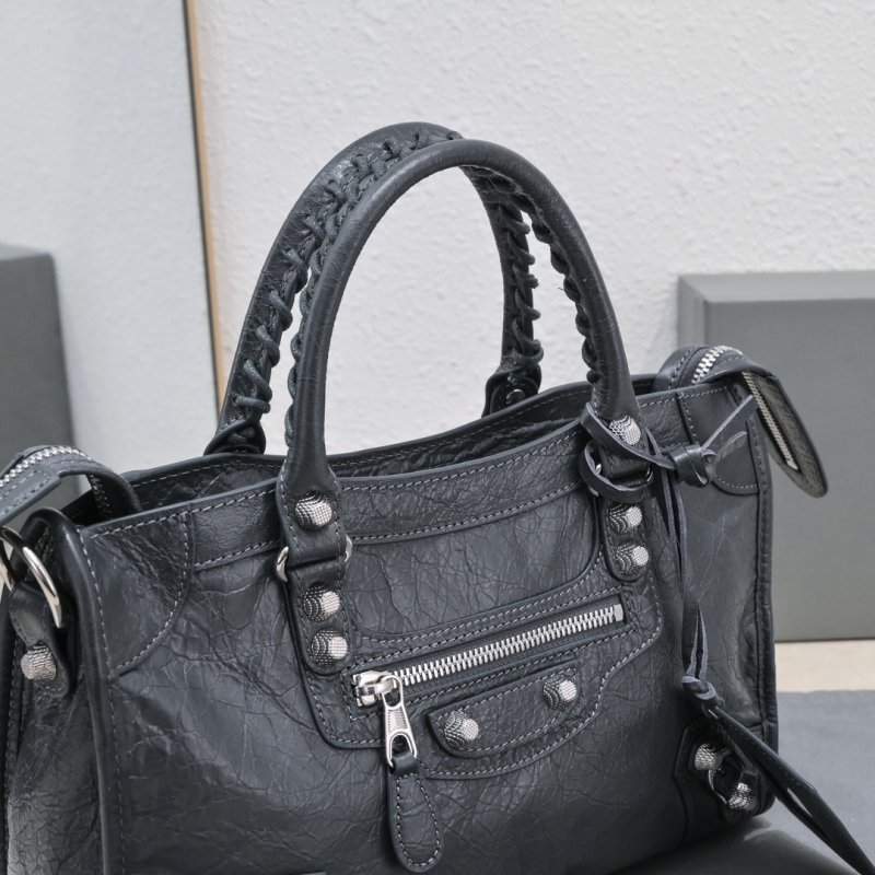 Сумка Le City Small кожаная 30 см фото 8