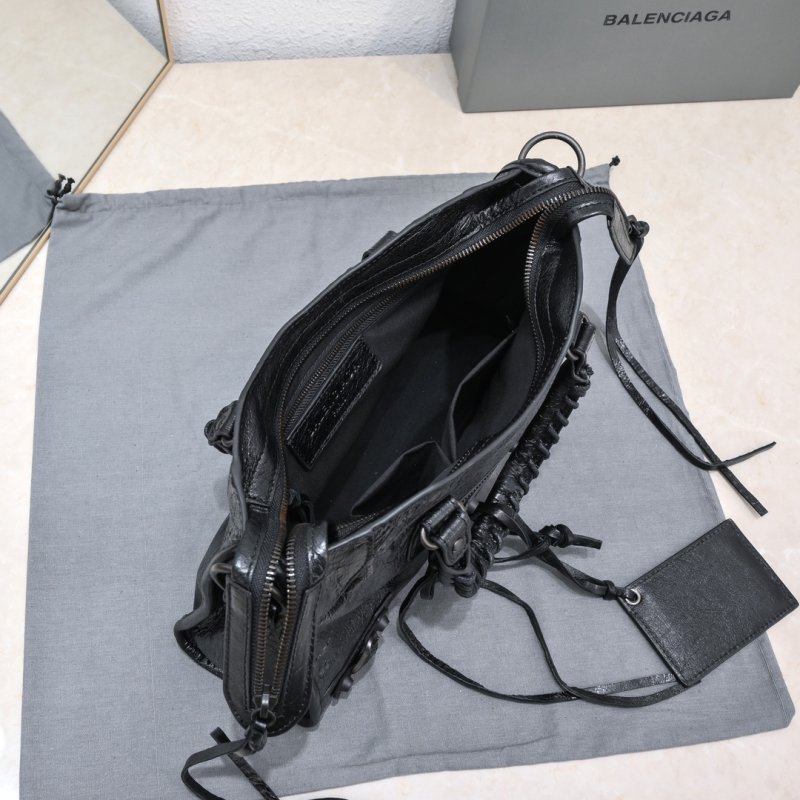 Сумка Le City Small кожаная 30 см фото 8