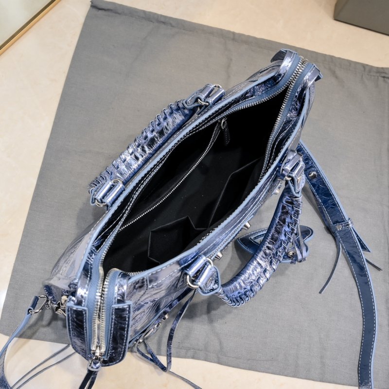 Сумка Le City Small кожаная 30 см фото 9