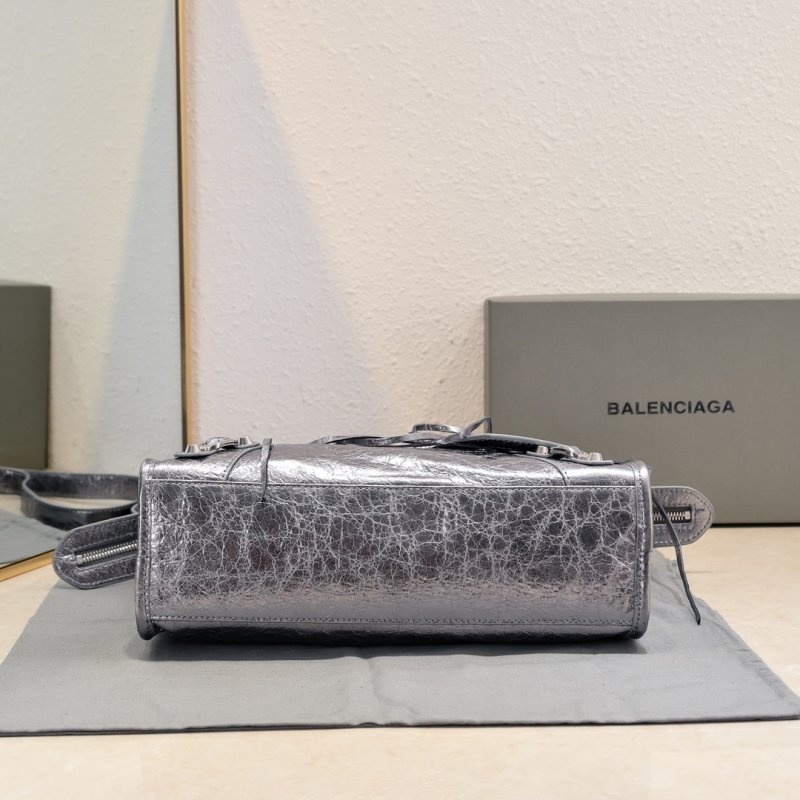 Сумка Le City Small кожаная 30 см фото 9