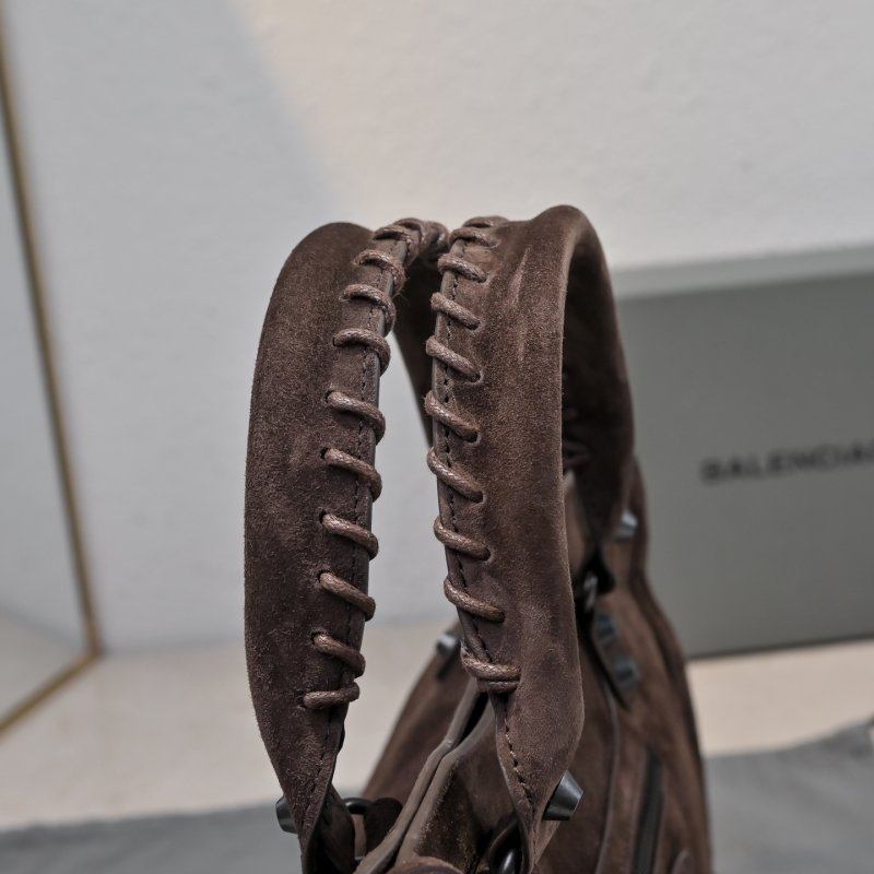 Сумка Le City Small замшевая 30 см фото 5