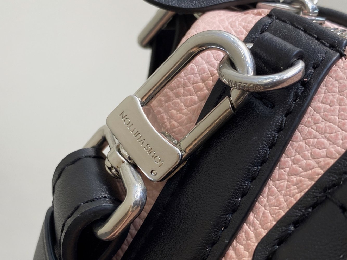 Сумка Louis Vuitton Biker Nano 23 см фото 7