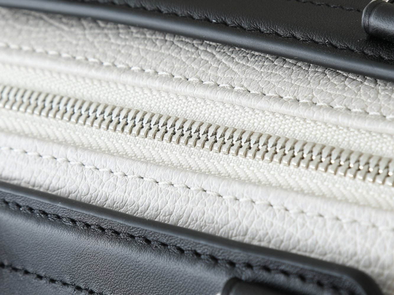 Сумка Louis Vuitton Biker Small 30 см фото 11