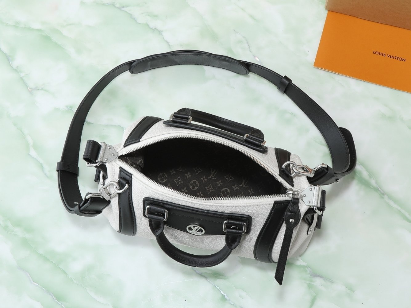 Сумка Louis Vuitton Biker Small 30 см фото 8