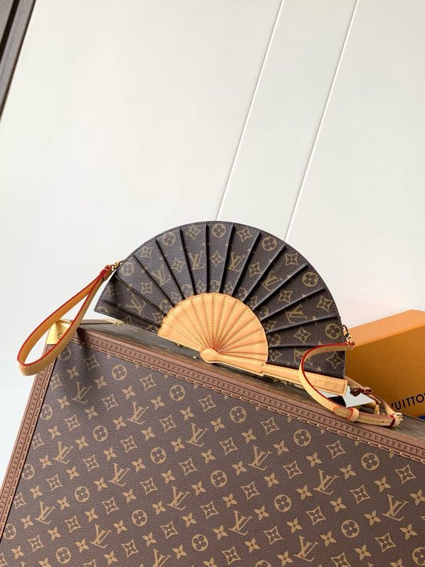 Сумка Louis Vuitton Fan 37 см