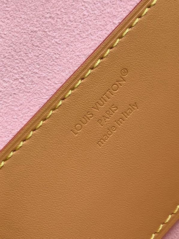 A bag Louis Vuitton Fan 37 cm фото 4