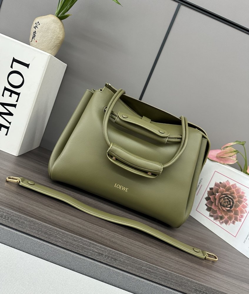 A bag Madrid 28 cm of soft cow skin