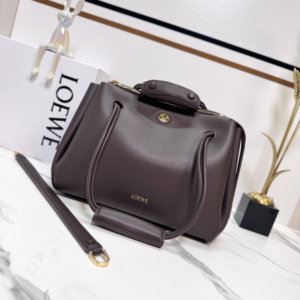 A bag Madrid 28 cm of soft cow skin