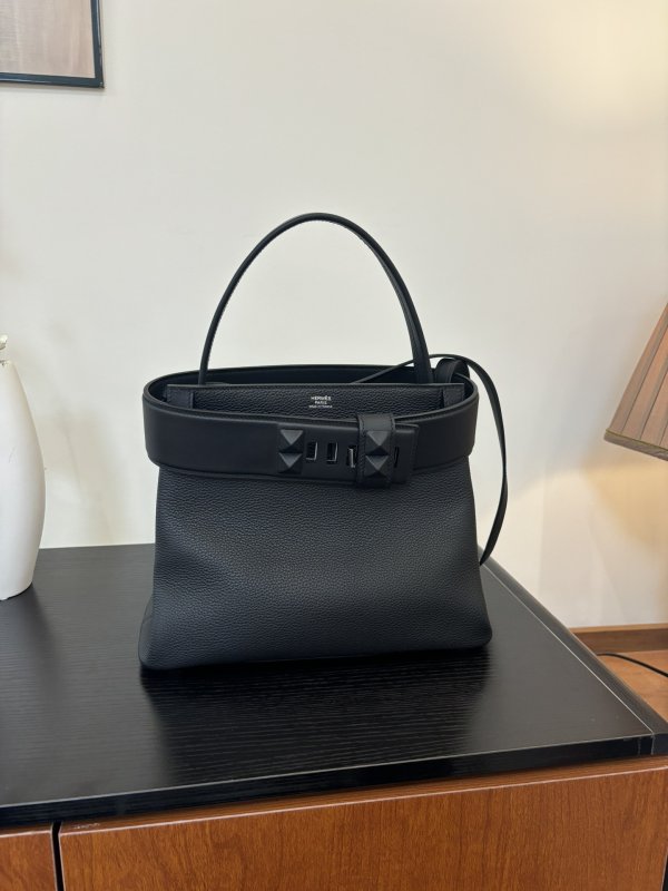 A bag Medor 27 cm at skin Swift