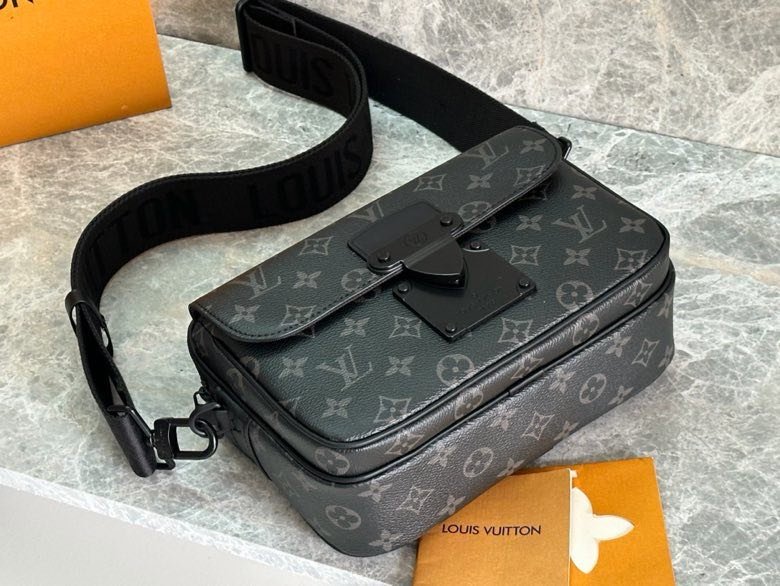 Сумка мессенджер 22 см фото 8