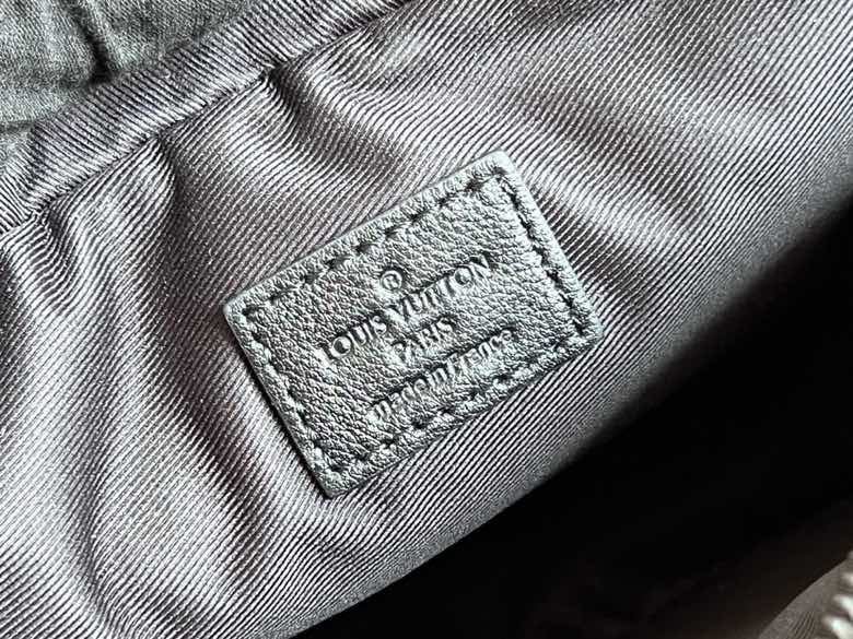 A bag messenger Alpha leather 24 cm фото 8