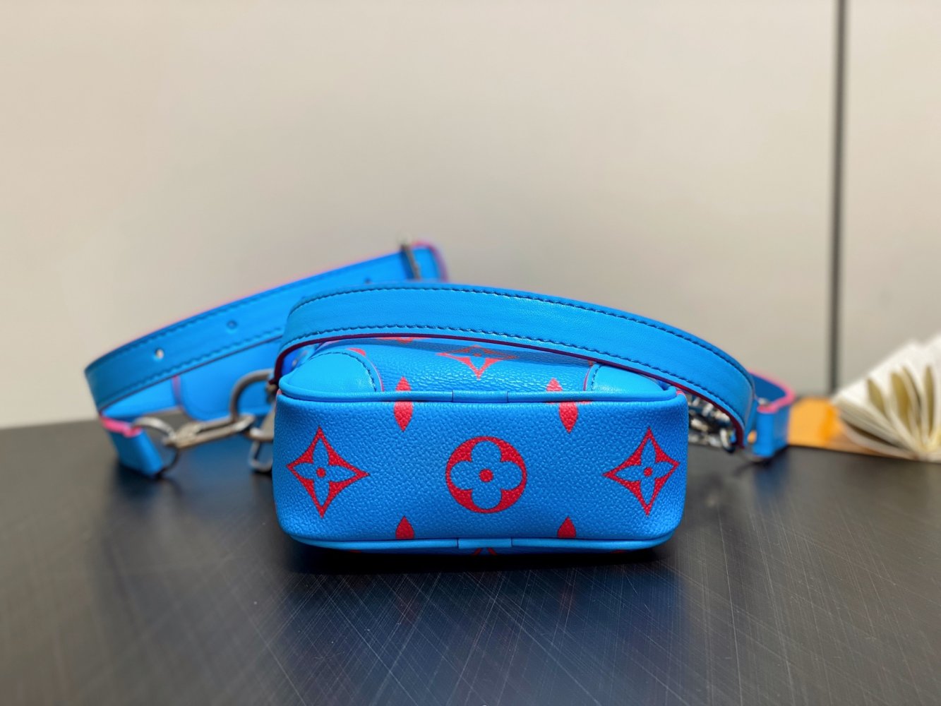 A bag messenger Danube Crossbody 21 cm фото 4