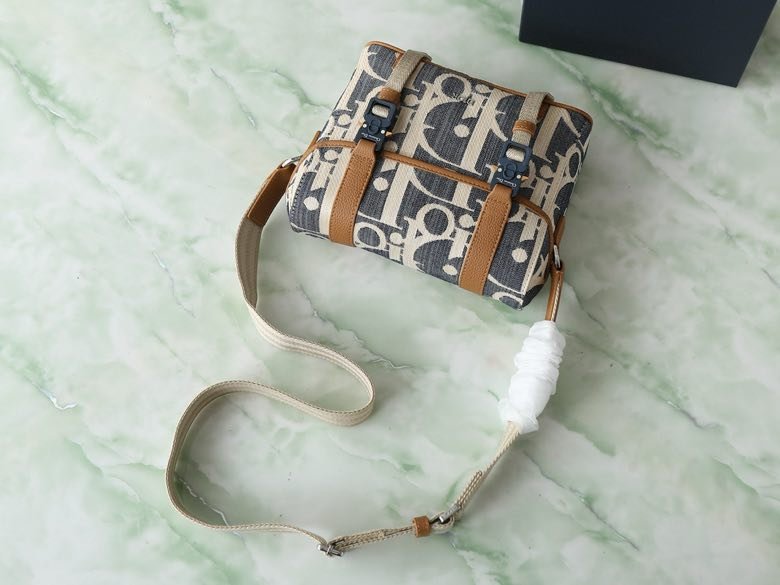 Сумка мессенджер Dior Hit The Road 24 см фото 4