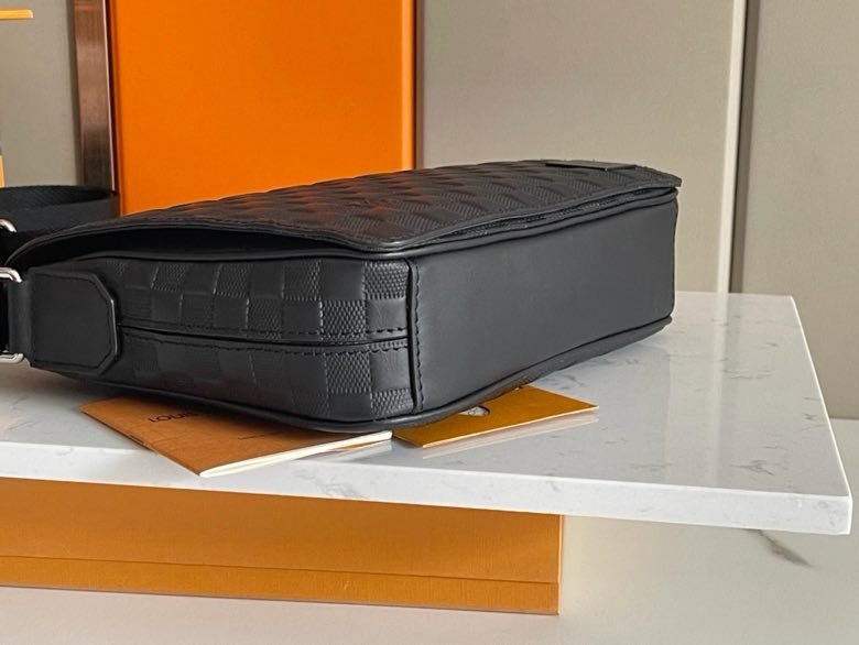 Сумка мессенджер District 26 см фото 2