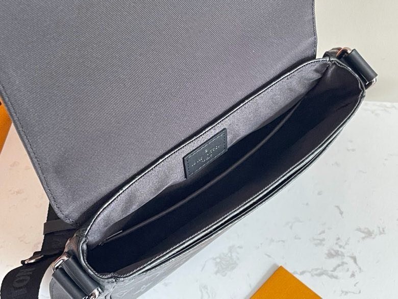 Сумка мессенджер District 26 см фото 2