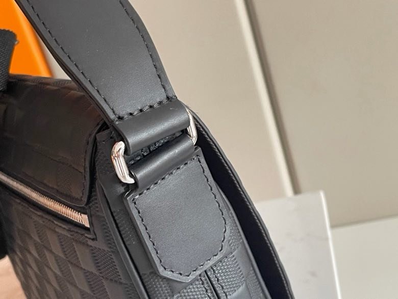 Сумка мессенджер District 26 см фото 3