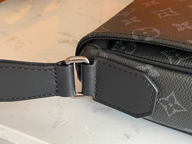 Сумка мессенджер District 26 см фото 4