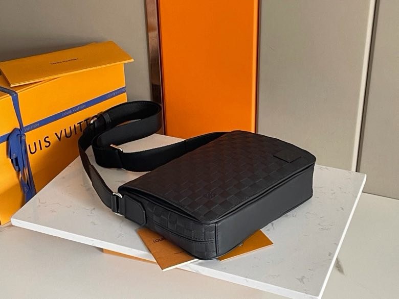 Сумка мессенджер District 26 см фото 9