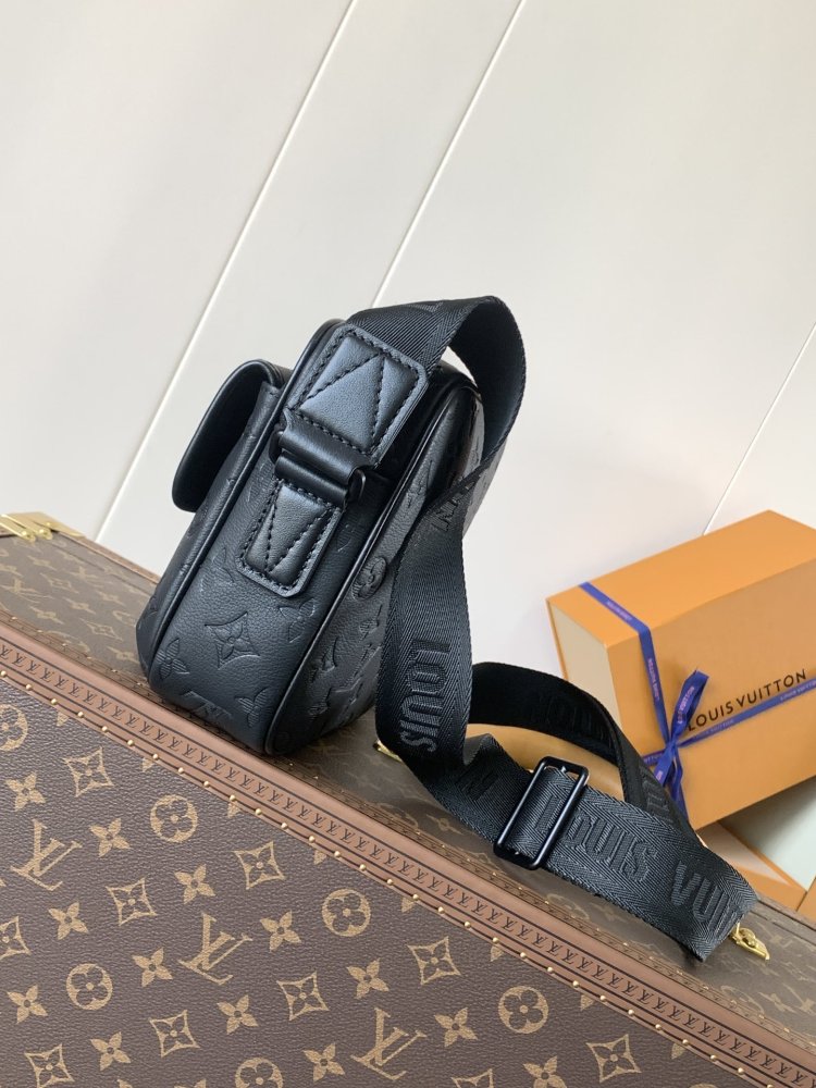 Сумка мессенджер Getaway из кожи Taurillon с тиснением Monogram фото 2