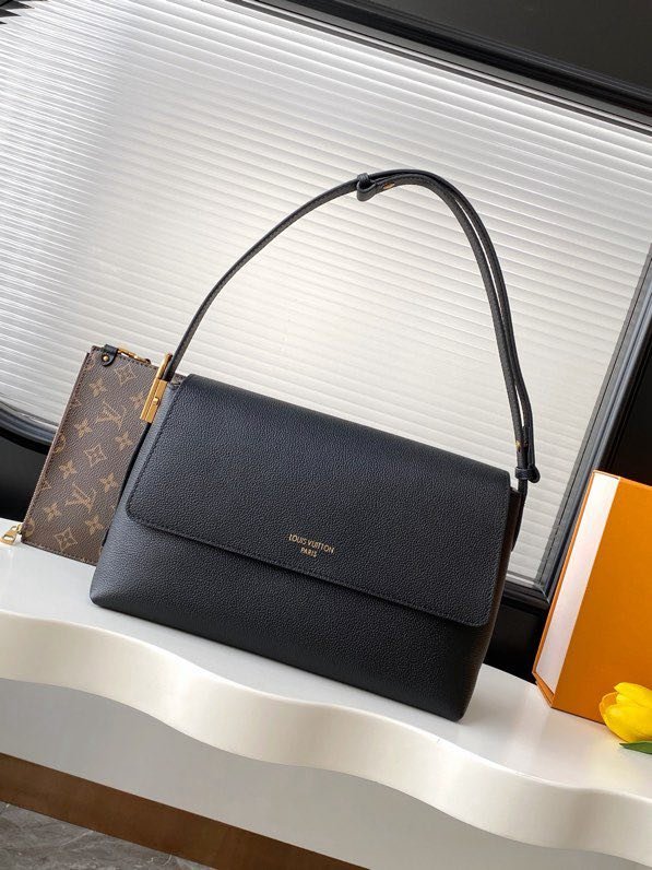 Сумка мессенджер Low Key кожаная 30 см