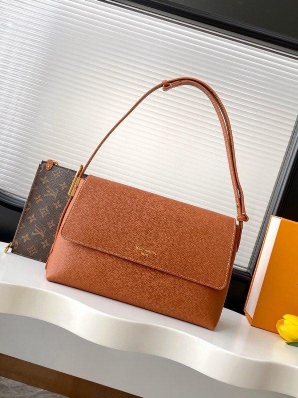 Сумка мессенджер Low Key кожаная 30 см