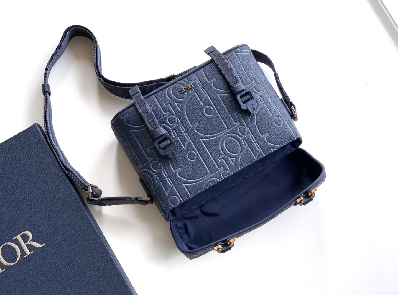 Сумка месенджер чоловіча Dior Hit The Road 24 см фото 5