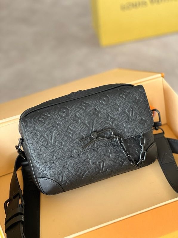 A bag messenger Steamer 24 cm