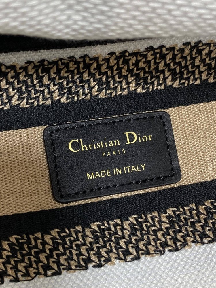 Сумка Mini Tote 24 см фото 9