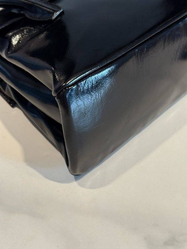 Сумка Miu Miu Solitaire из блестящей кожи фото 4