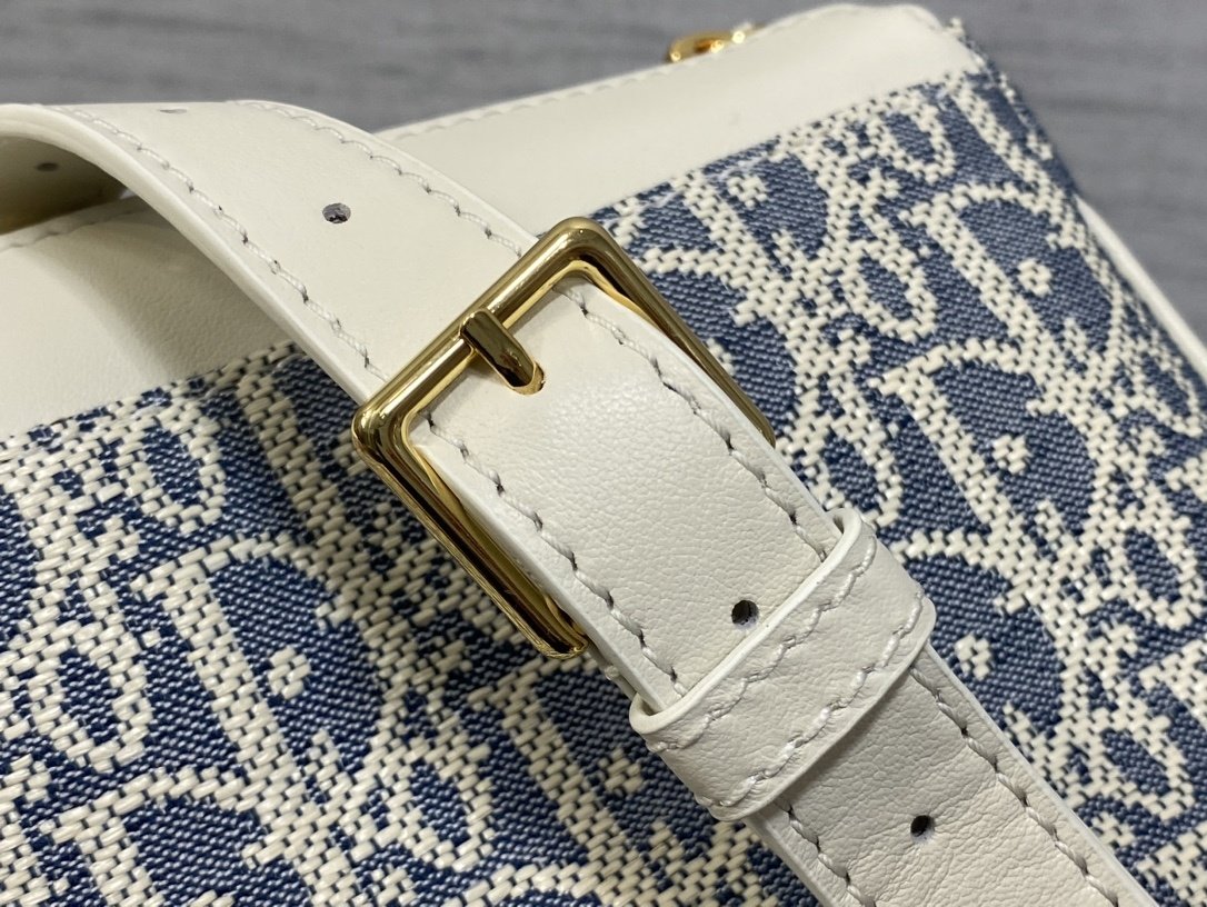 A bag Montaigne Pocket 19 cm фото 5