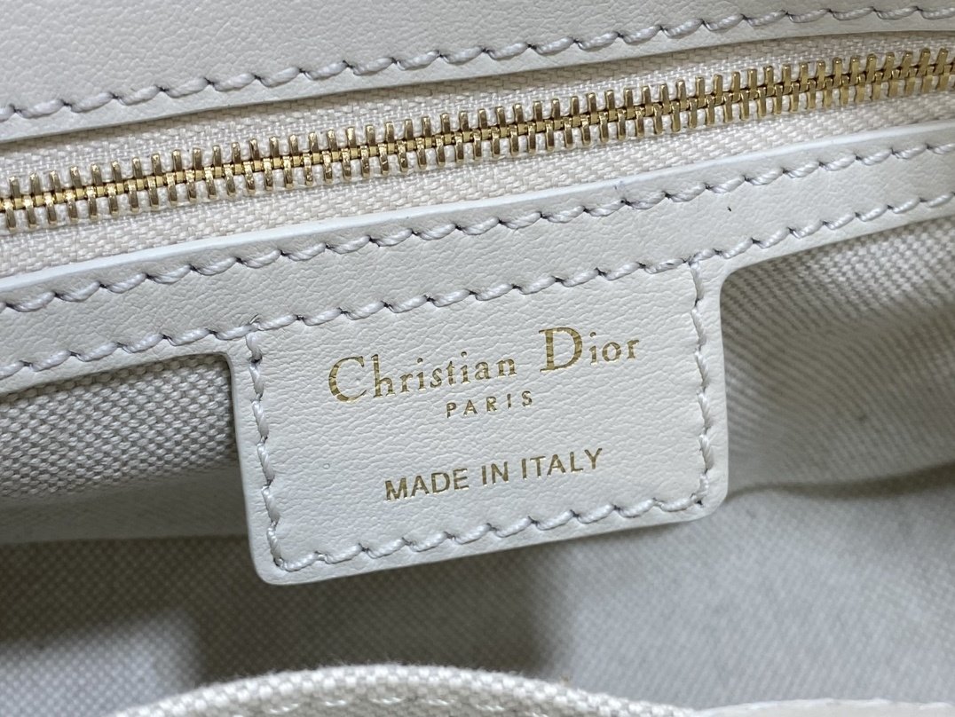 A bag Montaigne Pocket 19 cm фото 9