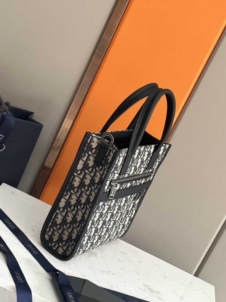 A bag men's Dior Safari North-South фото 2