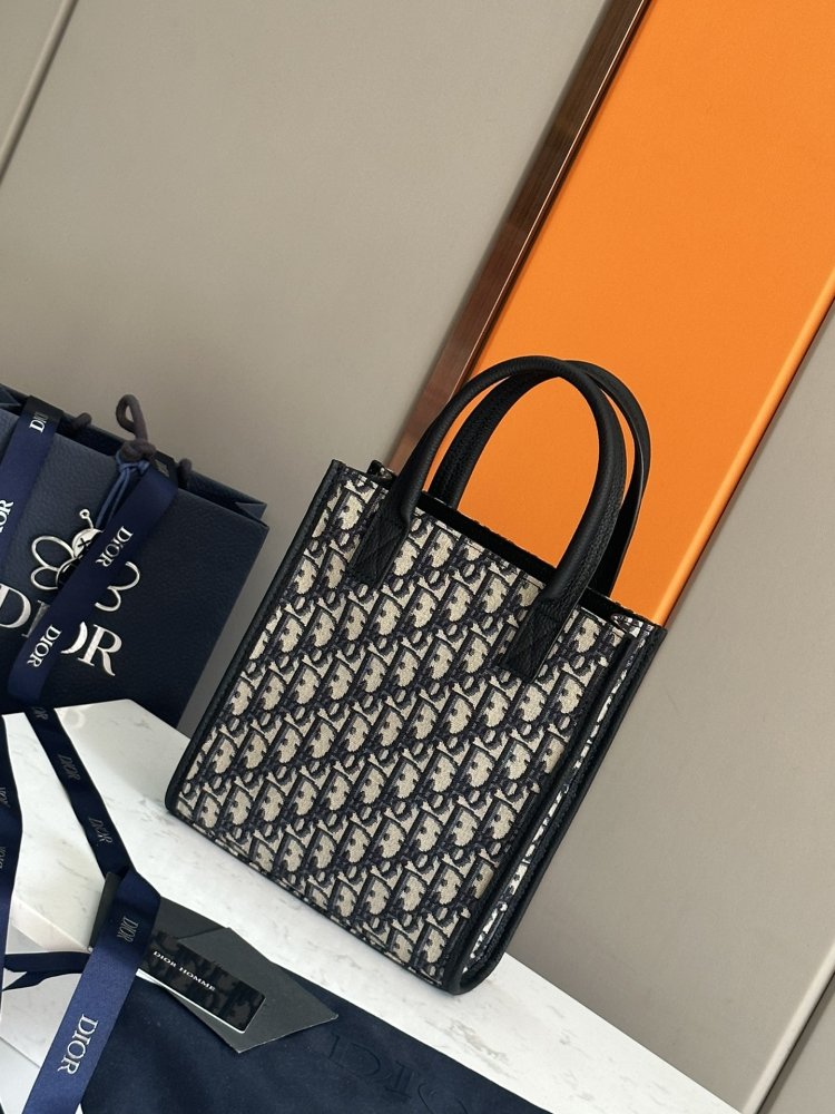 A bag men's Dior Safari North-South фото 3