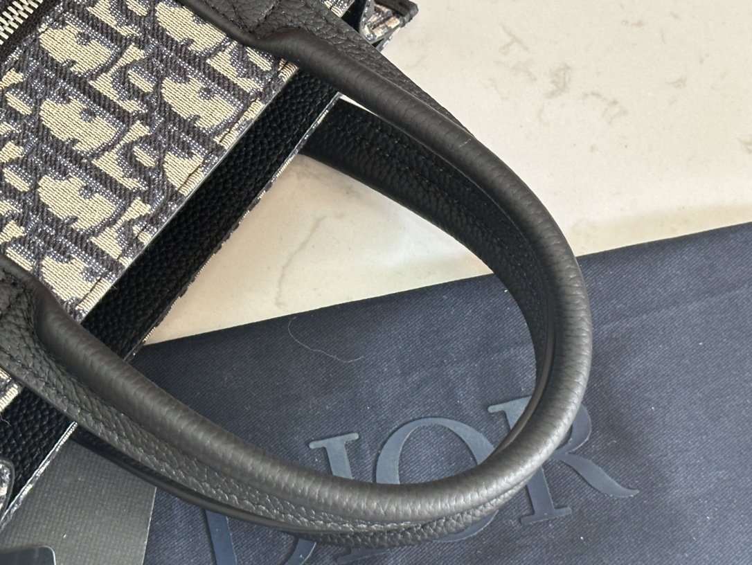 A bag men's Dior Safari North-South фото 8