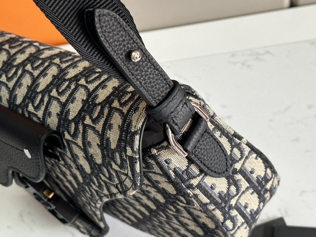 Сумка мужская Saddle Messenger 24 см фото 8