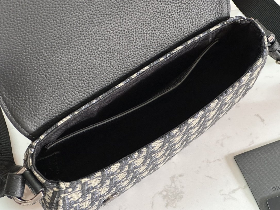 Сумка мужская Saddle Messenger 24 см фото 9