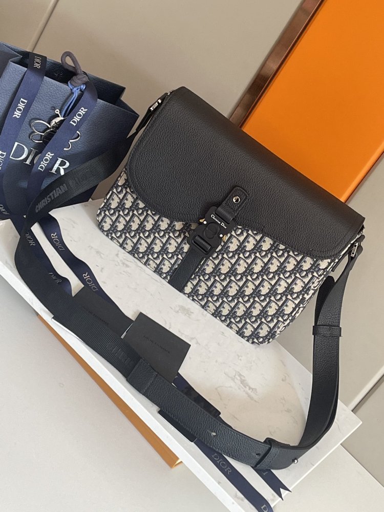 Сумка мужская Saddle Messenger 31 см