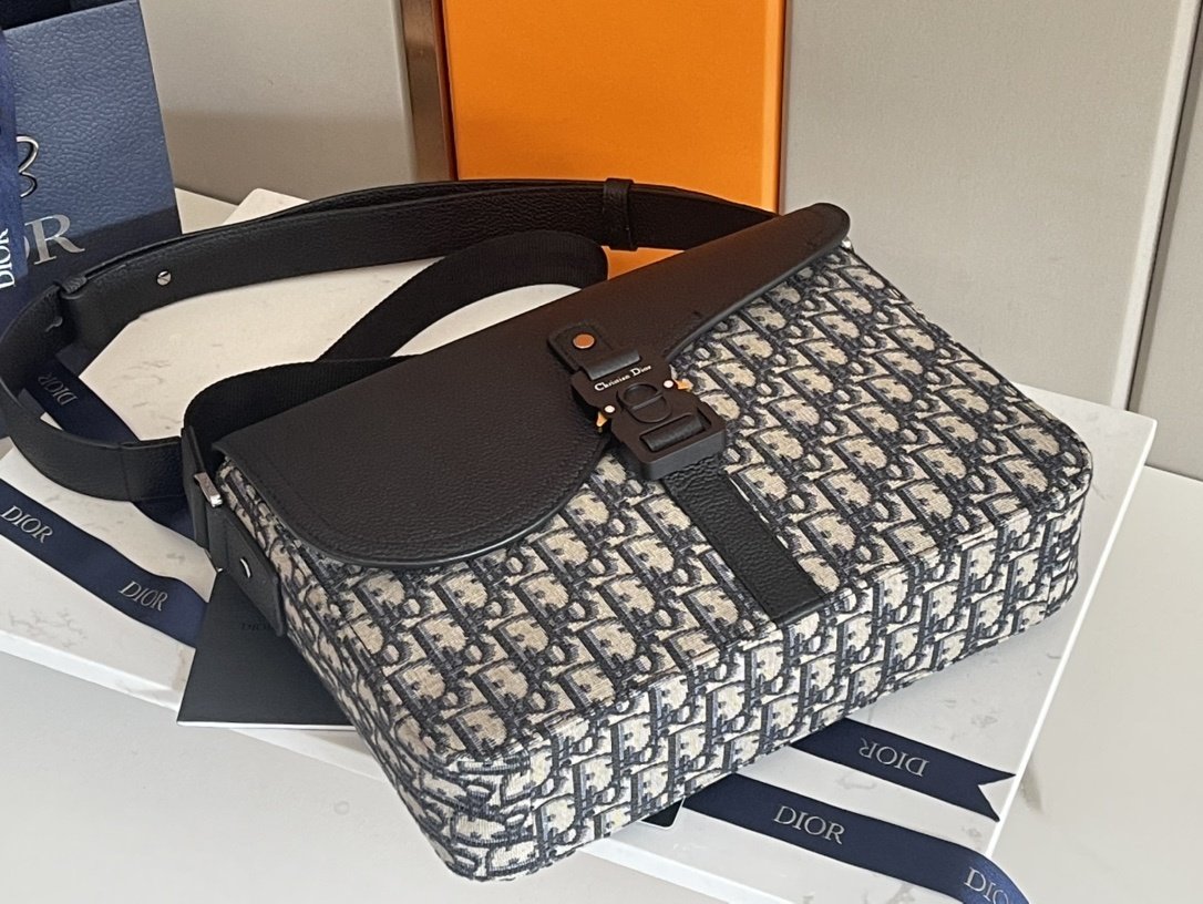 Сумка мужская Saddle Messenger 31 см фото 4