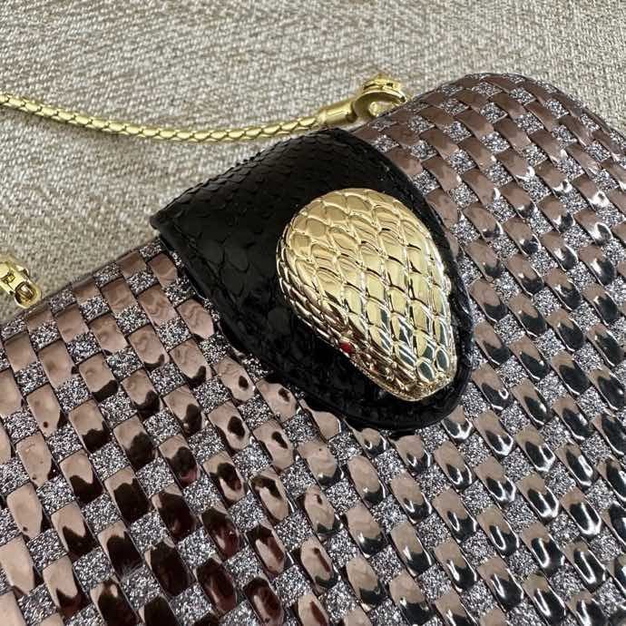 Сумка на цепочке 20 см фото 4