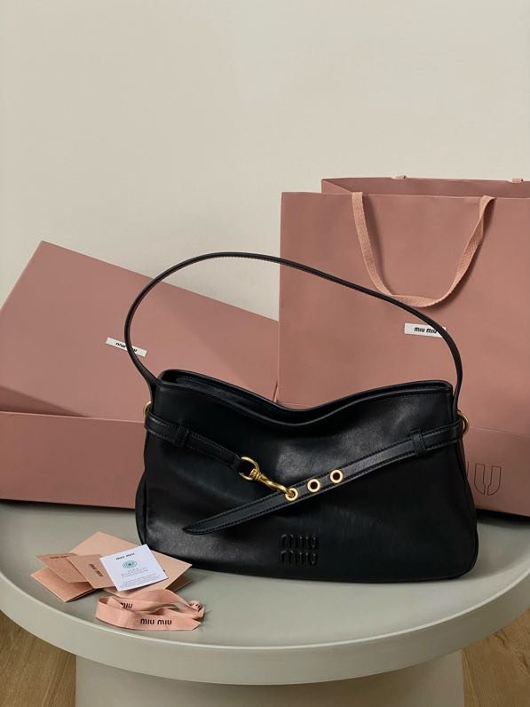 Сумка на плече Aventure 24 см