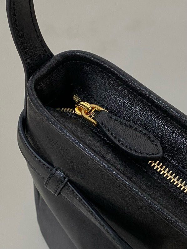 Сумка на плече Aventure 24 см фото 5