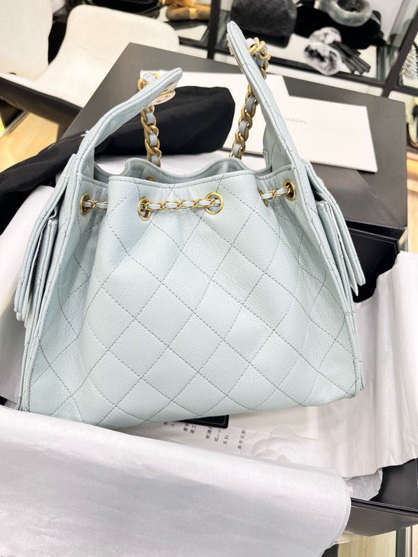 Сумка на плечо кожаная THE CHANEL 25 фото 2