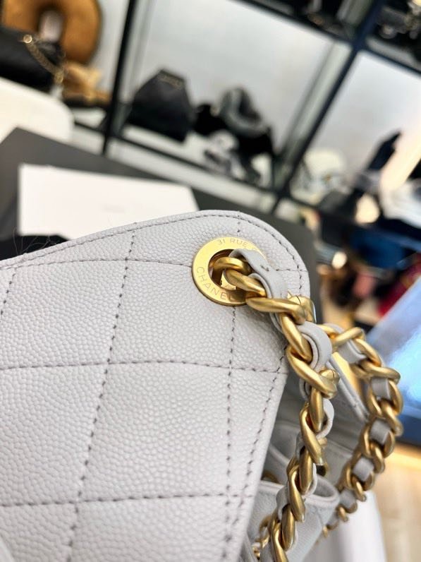 Сумка на плечо кожаная THE CHANEL 25 фото 3