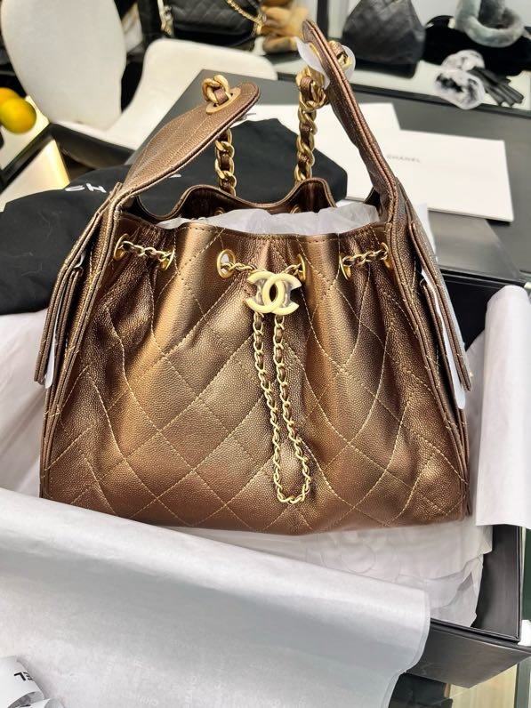 Сумка на плечо кожаная THE CHANEL 25 фото 3