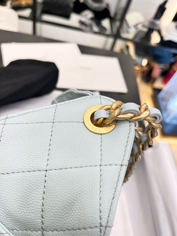 Сумка на плечо кожаная THE CHANEL 25 фото 3