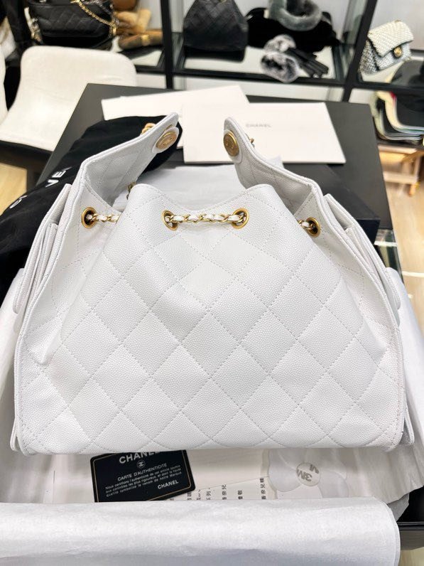 A bag on shoulder leather THE CHANEL 25 фото 4