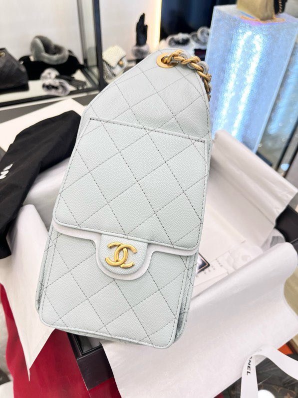 Сумка на плечо кожаная THE CHANEL 25 фото 4