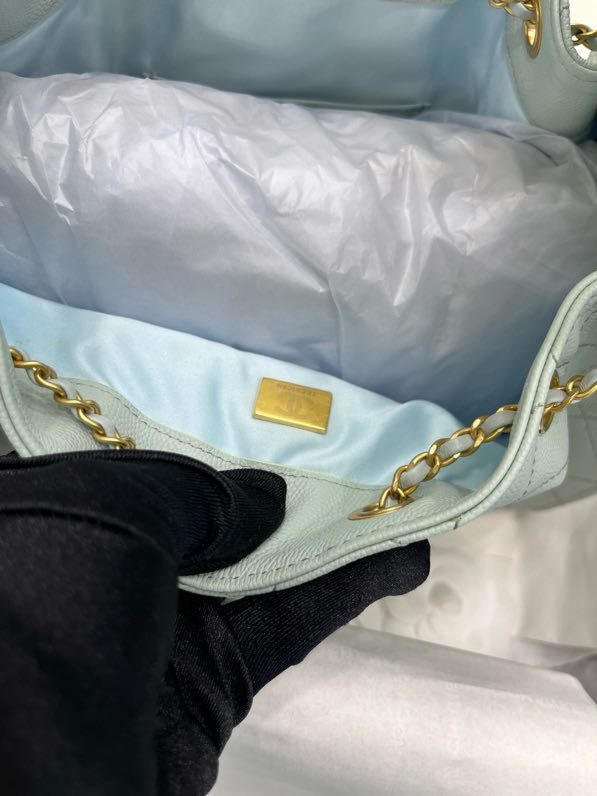 Сумка на плечо кожаная THE CHANEL 25 фото 6