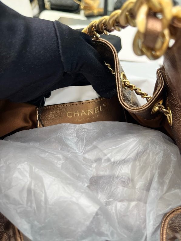 Сумка на плечо кожаная THE CHANEL 25 фото 7